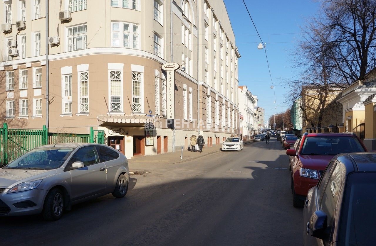 Большая бронная ул 3 москва. Большая Бронная улица, 23с1. Ул.большая Бронная д.23. Улица большая Бронная 23 стр.1. Ул. большая Бронная, д. 23/1.